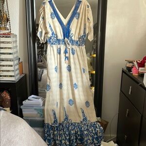 NWT Everly Cream and Blue Patterned Maxi Dress